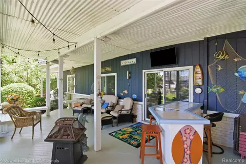 Exterior - 3410 Benstein Rd, Commerce, MI 48382 photo 4 of 15