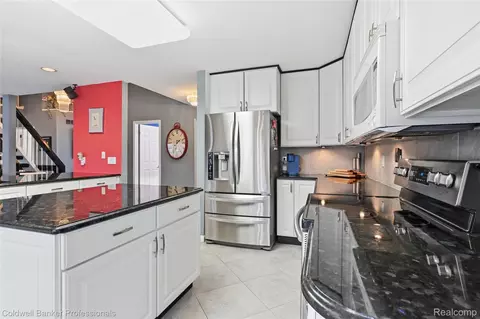 Kitchen - 3410 Benstein Rd, Commerce, MI 48382 photo 3 of 3