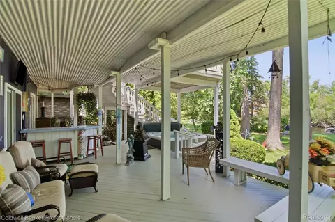 Exterior - 3410 Benstein Rd, Commerce, MI 48382 photo 11 of 15