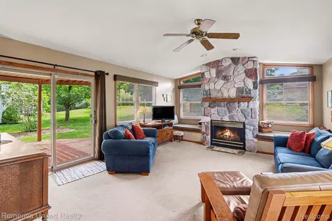 Living - 136 Endicott Dr, Oceola, MI 48843 photo 2 of 3