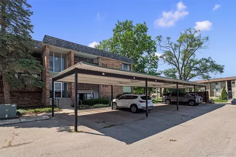 1255 S Maple Rd #101, Ann Arbor, MI 48103