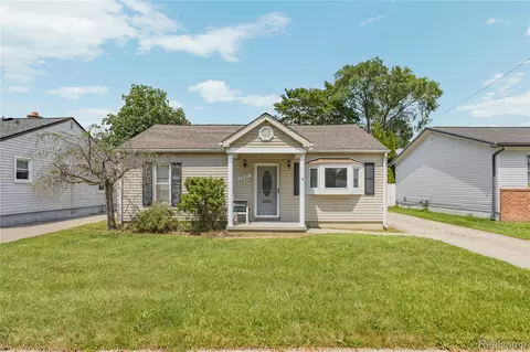 23137 E 13 Mile Rd, Saint Clair Shores, MI 48082