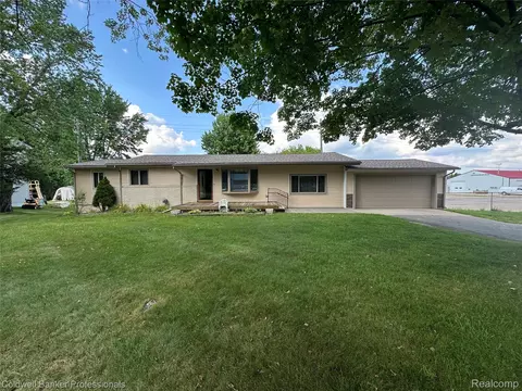68 Plum Creek Rd, Mayfield, MI 48446