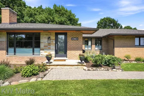 27861 Green Willow St, Farmington Hills, MI 48331