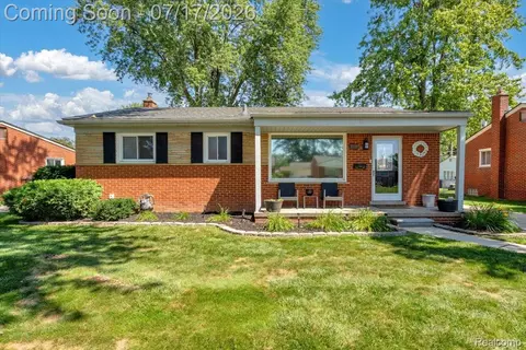 31118 Richland St, Livonia, MI 48150
