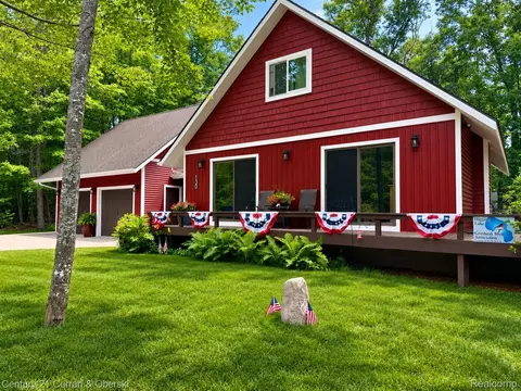 130 Siesta Trl, Roscommon, MI 48653