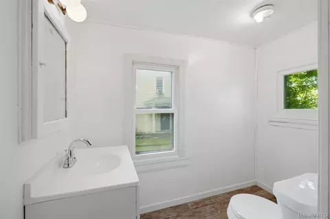 Bath - 307 N Gorham St, Jackson, MI 49202 photo 1 of 4