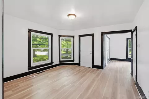 Living - 307 N Gorham St, Jackson, MI 49202 photo 1 of 2