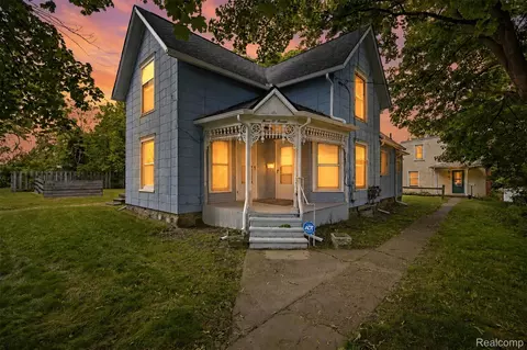 Exterior - 307 N Gorham St, Jackson, MI 49202 photo 2 of 9