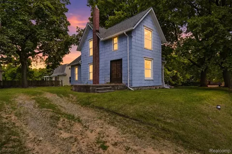 Exterior - 307 N Gorham St, Jackson, MI 49202 photo 3 of 9