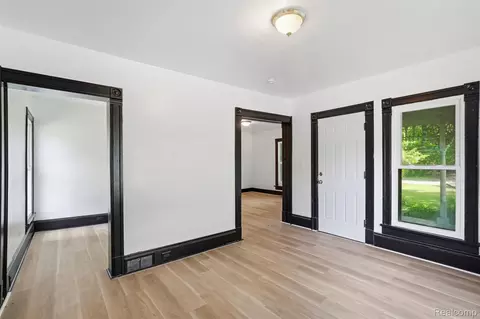 Entry Way - 307 N Gorham St, Jackson, MI 49202 photo 1 of 5
