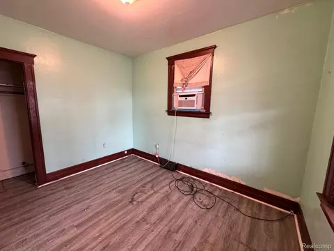 Bedroom - 9506 Charest St, Hamtramck, MI 48212 photo 4 of 4