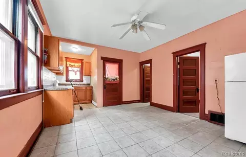 Entry Way - 9506 Charest St, Hamtramck, MI 48212 photo 1 of 2