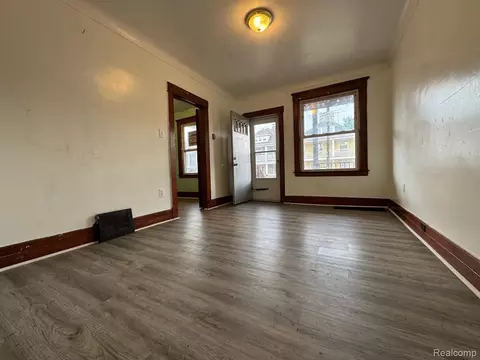 Living - 9506 Charest St, Hamtramck, MI 48212 photo 2 of 3