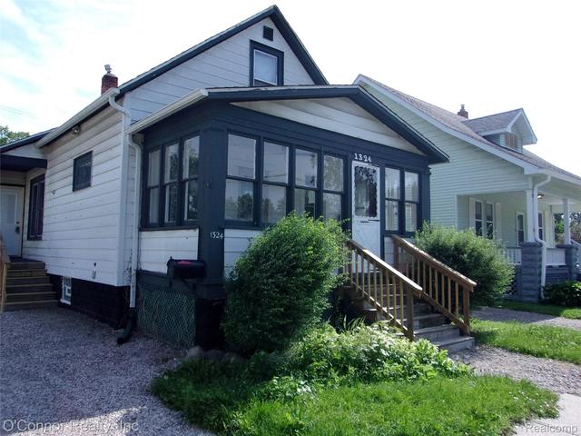 1324 Wells St, Port Huron, MI 48060