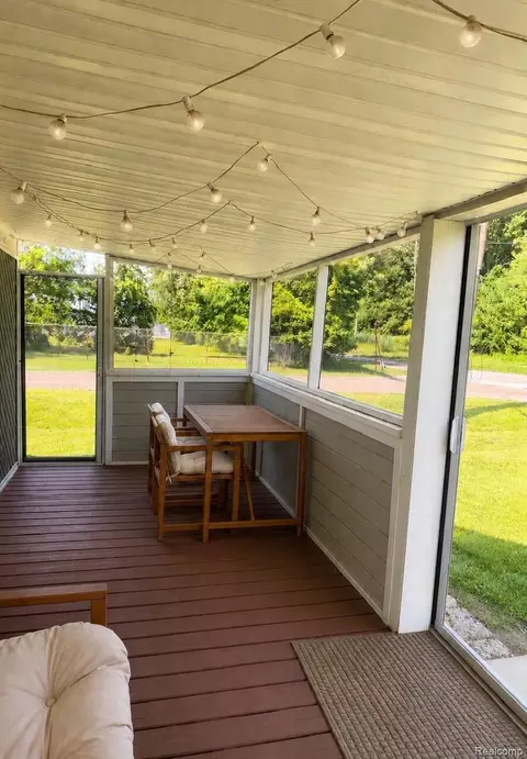 Exterior - 4512 Treadwell St, Wayne, MI 48184 photo 2 of 4