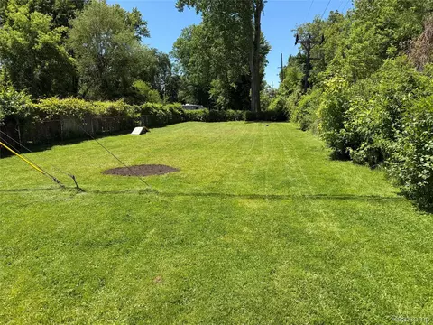 Exterior - 4512 Treadwell St, Wayne, MI 48184 photo 4 of 4