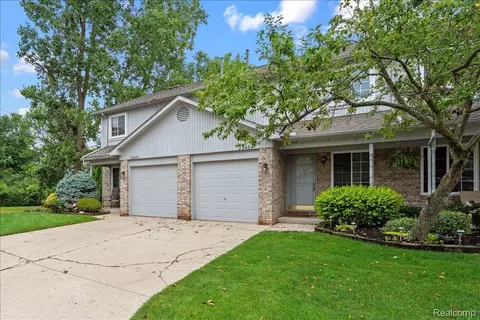 23464 Boller Ct, Brownstown, MI 48183