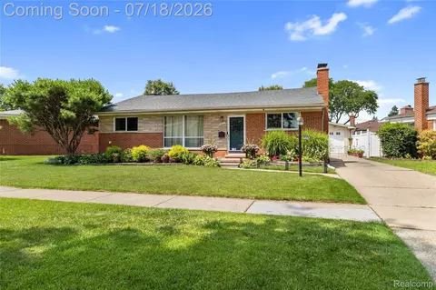 7837 Hugh St, Westland, MI 48185