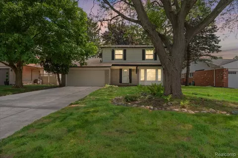 23370 Brandywynne St, Southfield, MI 48033