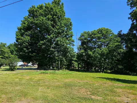 6406 12th St, Otter Lake, MI 48464