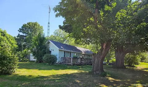 6406 12th St, Otter Lake, MI 48464