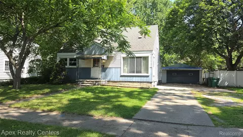 32246 Rosslyn Ave, Garden City, MI 48135
