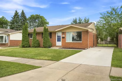30767 Bennington St, Westland, MI 48186