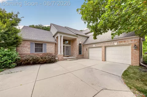 18144 Cascade Dr, Northville, MI 48168