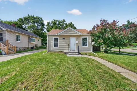304 W Kalama Ave, Madison Heights, MI 48071