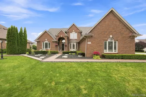 14257 Mandarin Dr, Shelby Township, MI 48315