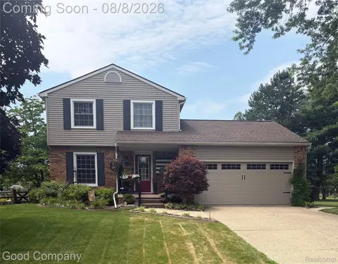 10412 Barbara St, Pinckney, MI 48169