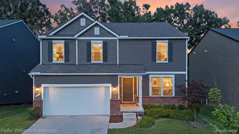 24506 Jade Dr, Farmington Hills, MI 48336