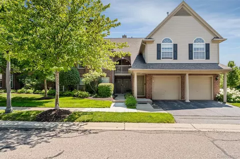 28126 Carlton Way Dr, Novi, MI 48377