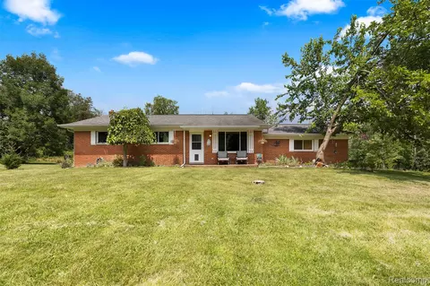 1505 Hummer Lake Rd, Brandon, MI 48462