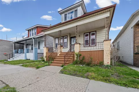 12140 Mitchell St, Hamtramck, MI 48212