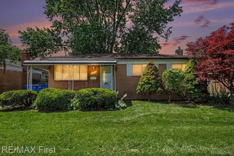 30631 Pinto Dr, Warren, MI 48093