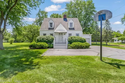 3792 Wheeler Rd, Bangor, MI 48706