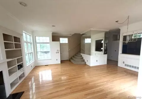 Living - 88 Champlain Blvd, Marion, MI 48843 photo 2 of 3