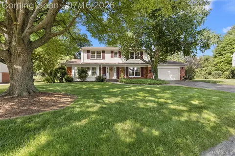 2632 Kopson Ct, Bloomfield Hills, MI 48304