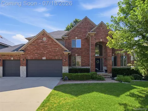 39218 Nautical Ln, Harrison, MI 48045
