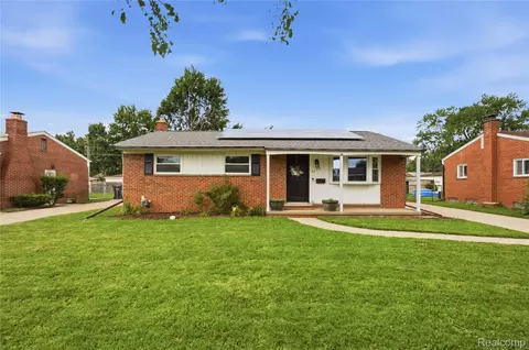 2147 Parliament Dr, Sterling Heights, MI 48310