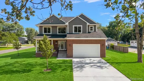 8774 Speedway Dr, Shelby Township, MI 48317