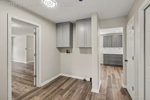 Entry Way - 1253 Harper Rd, Alaiedon, MI 48854 photo 2 of 3