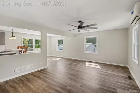 Living - 1253 Harper Rd, Alaiedon, MI 48854 photo 3 of 6