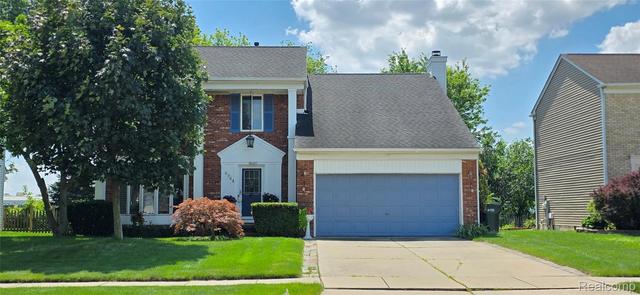 8944 Brougham Dr, Sterling Heights, MI 48312