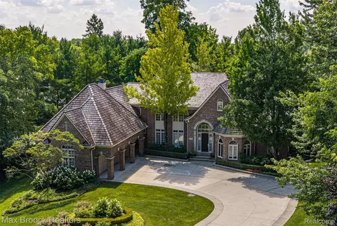 1465 Quarton Ridge Cir, Bloomfield Hills, MI 48301