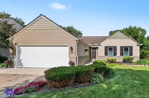 24404 Jamestowne Road Rd N, Novi, MI 48375
