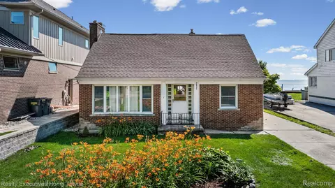 38536 Lakeshore Dr, Harrison, MI 48045