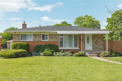 11927 Engleman Rd, Warren, MI 48089